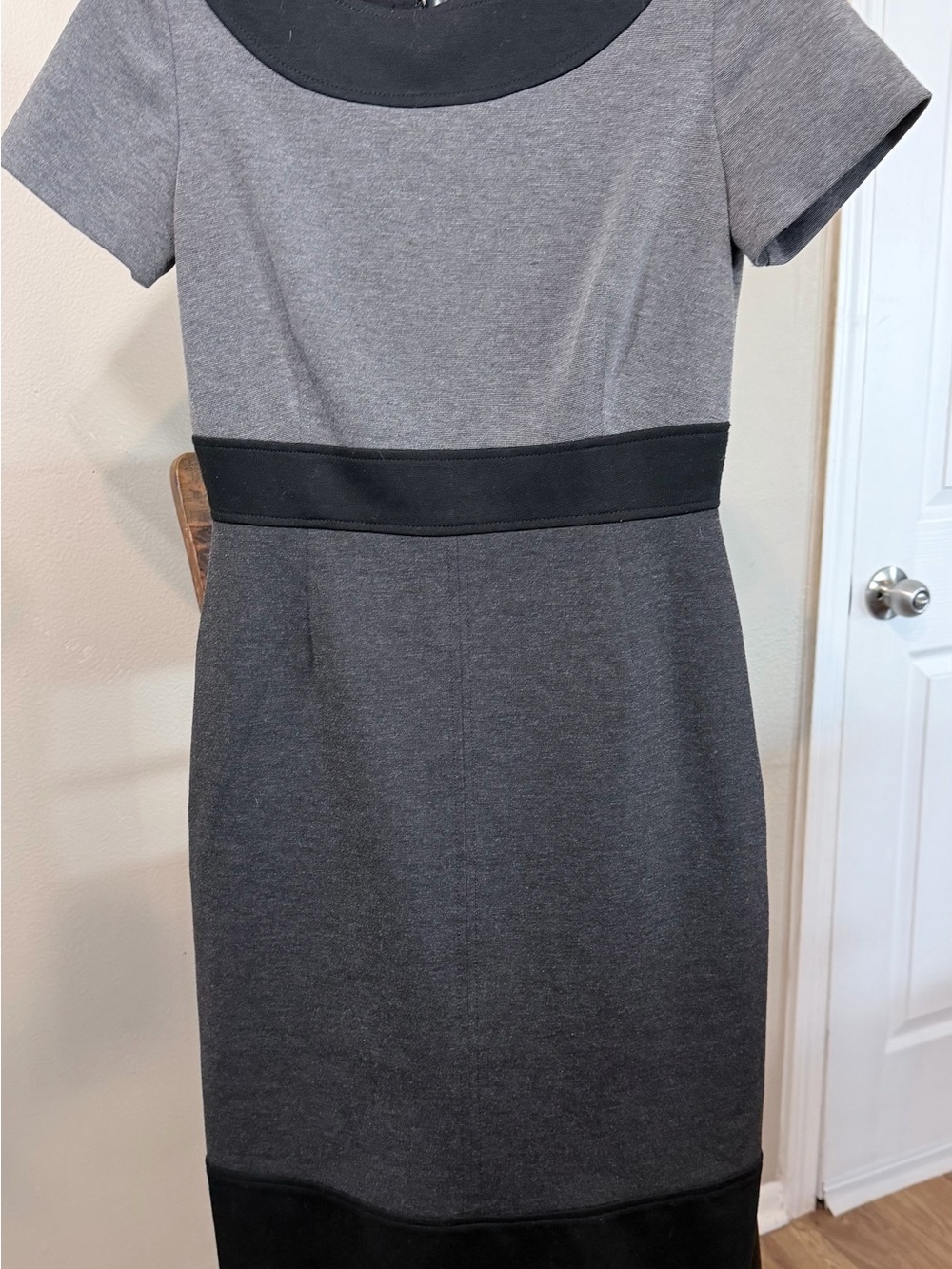 Tahari Arthur S. Levine Colorblock Sheath Dress Scoop Neck Short Sleeve 6